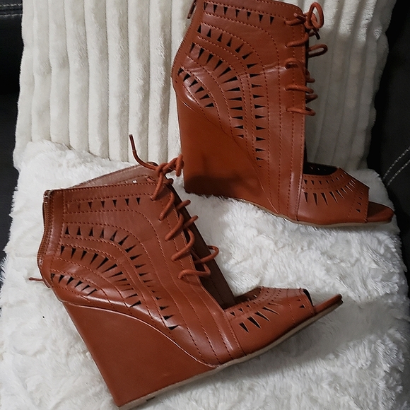(2 for $10) Brown Cutout Wedges Peep Toe (7/8) - Picture 2 of 5